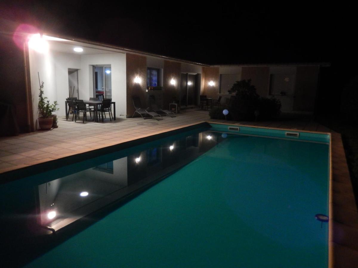 Villa De Guenifey Josse Bagian luar foto