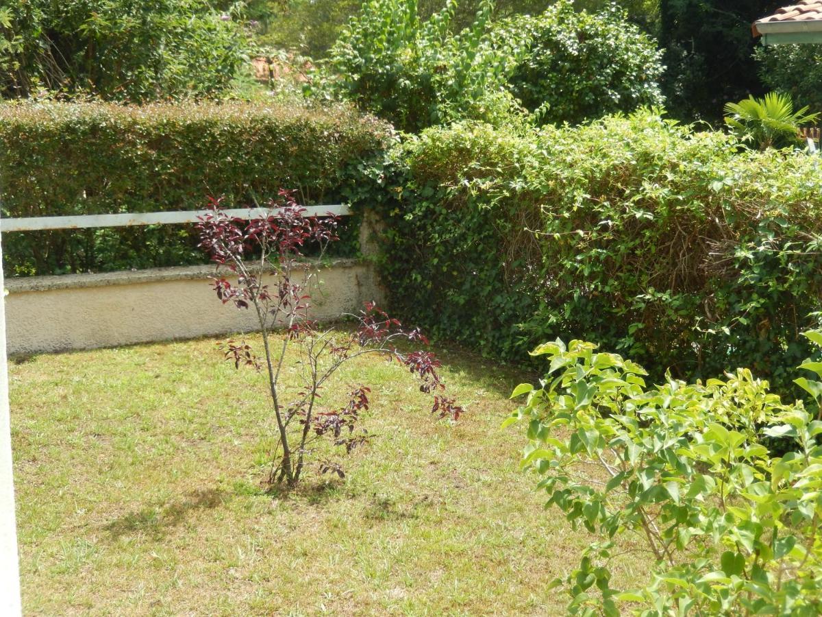 Villa De Guenifey Josse Bagian luar foto